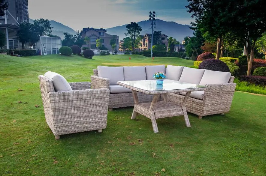 Tạo một ốc đảo ngoài trời hấp dẫn với bộ ghế sofa 4 chiếc: Sự bổ sung hoàn hảo cho bất kỳ sân hiên nào